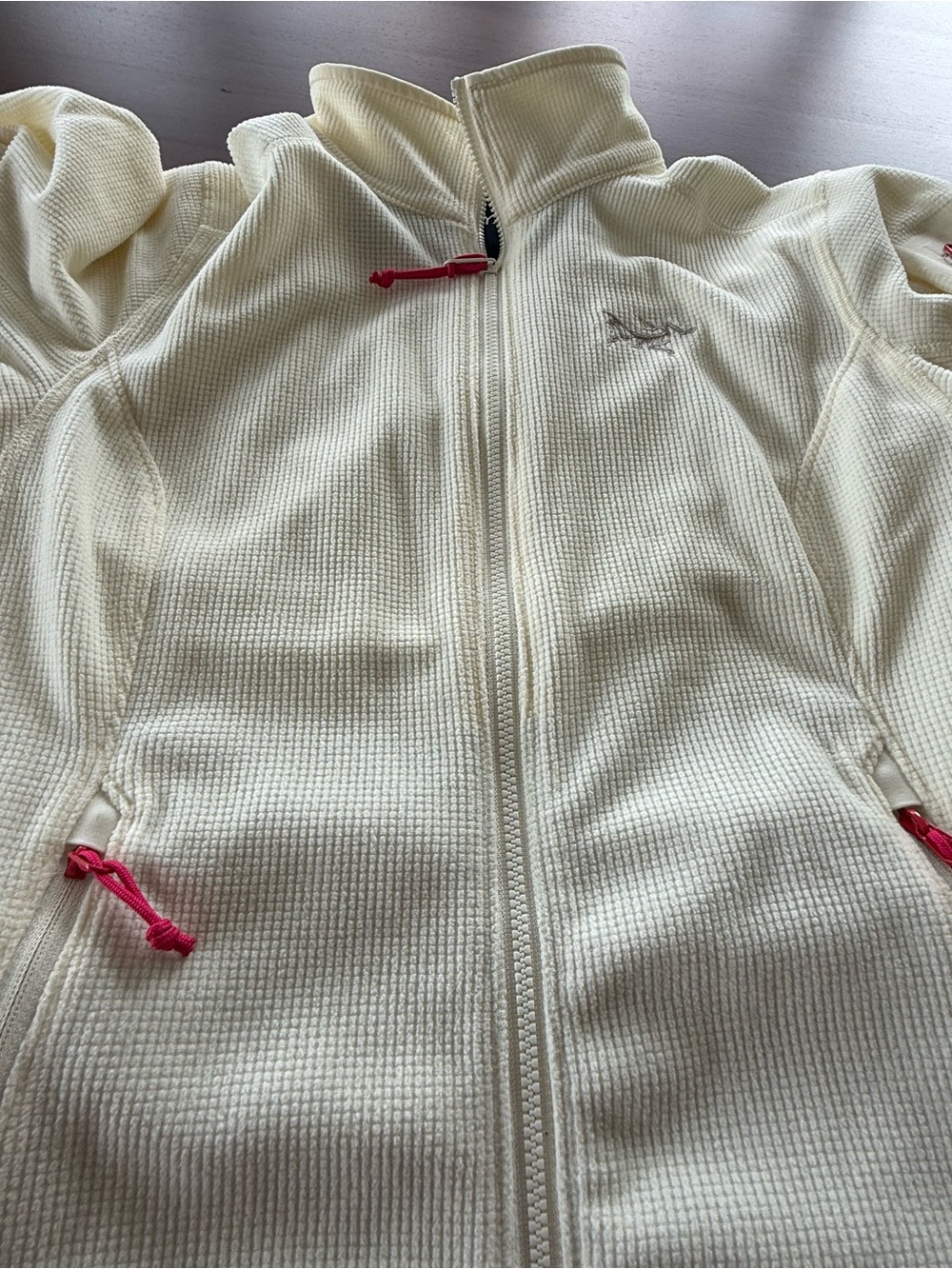 Arc'teryx Delta LT Cream Full-Zip Fleece Jacket with Pink Accents - Picture 4 of 6